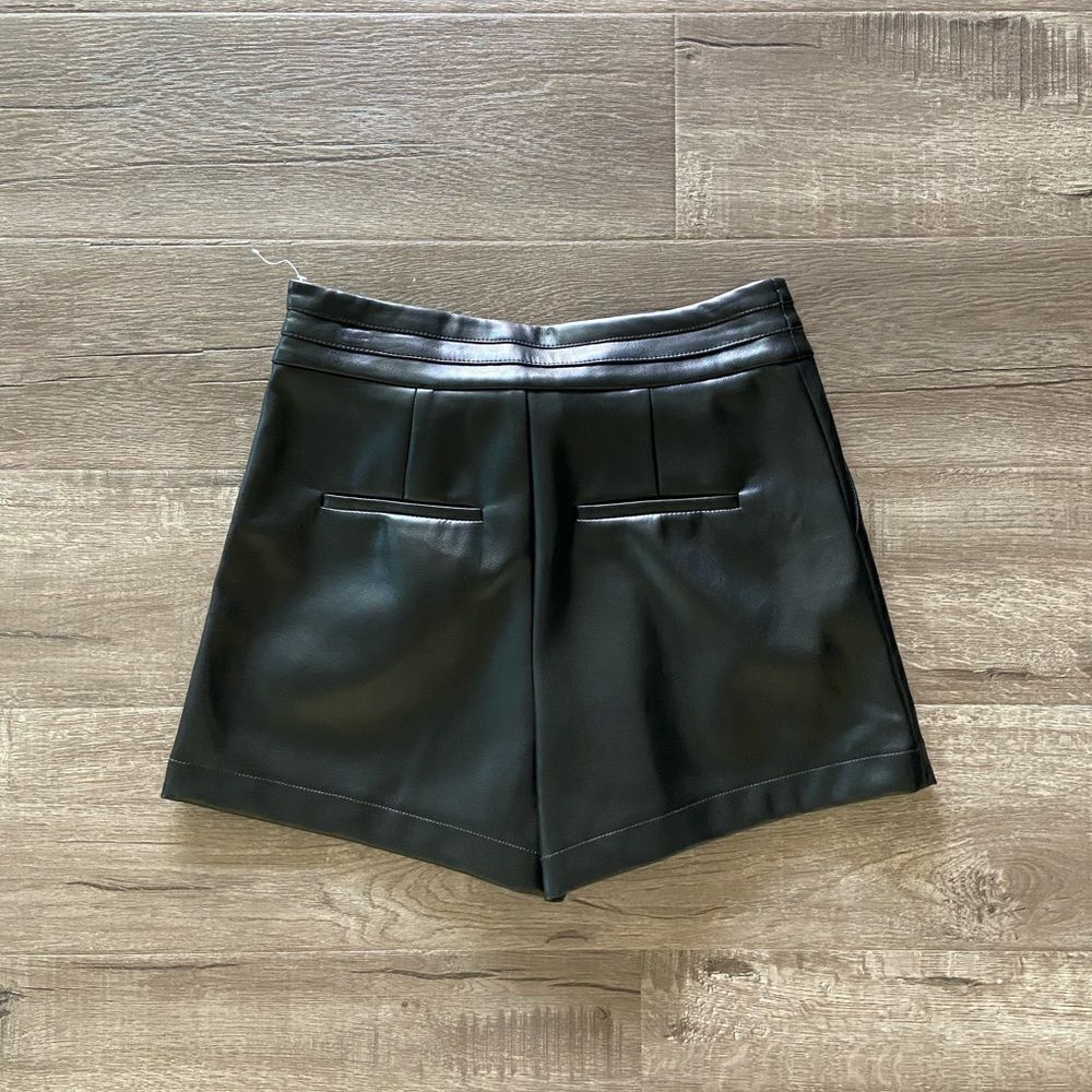 7 For All Mankind Faux Leather Shorts - Picture 5 of 5